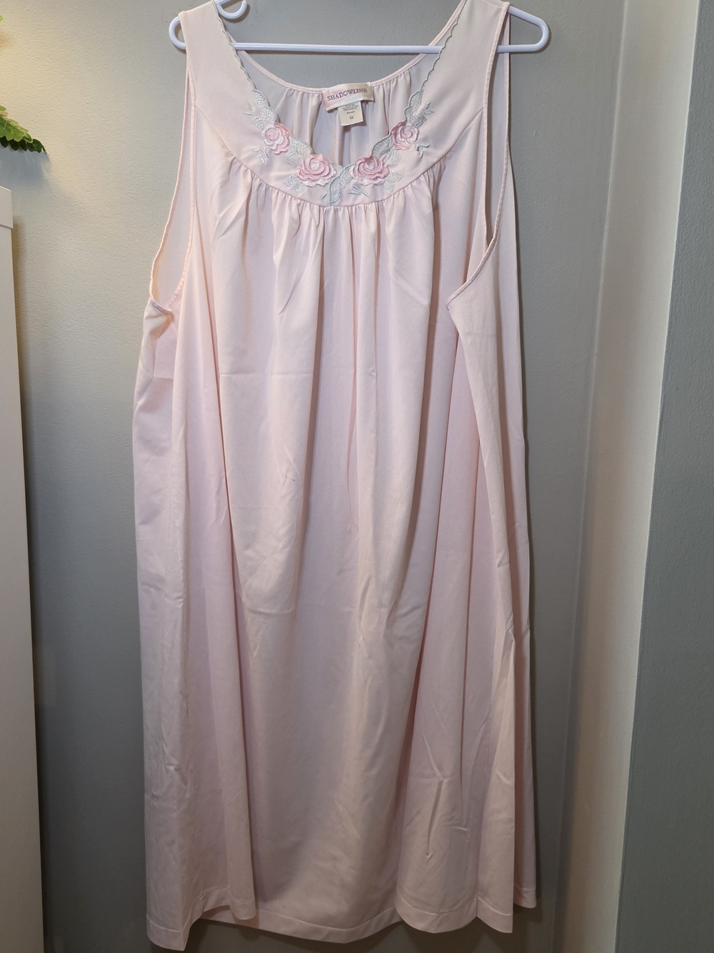 Vintage Shadowline Light Pink Sleeveless Nightgown with Rose Embroidery 3X